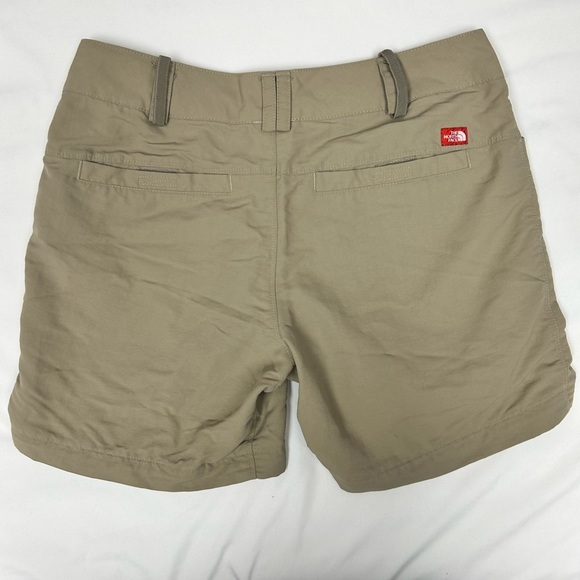 The North Face Convertible Tan Beige Zip Off Cargo Hiking Shorts Women's Size 6 - Picture 2 of 10